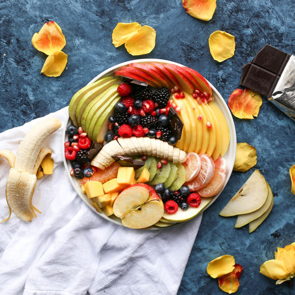 Frutta a colazione: iniziare al meglio la giornata con vitamine e fibre