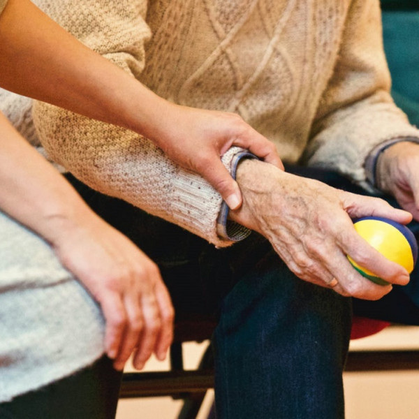 Terapia occupazionale anziani: un’attività che migliora la vita delle persone