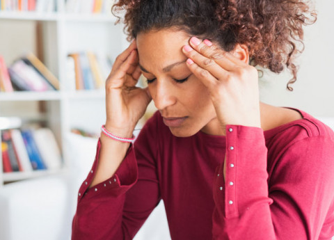 Emicrania sintomi: come riconoscerli e curarla