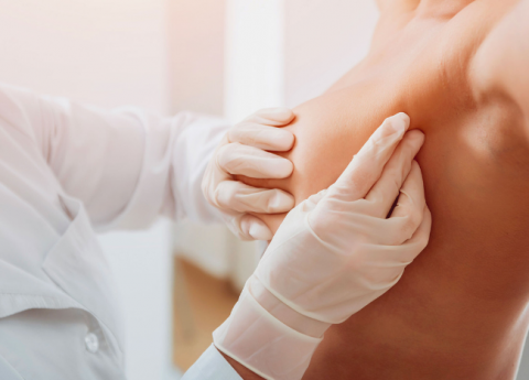 Prevenzione del tumore al seno: le buone abitudini da seguire a casa